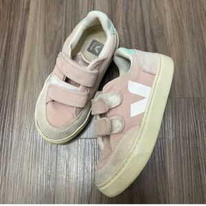 Veja Tennis Shoes little kid 11